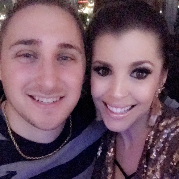 Meet your Posher, Mindy - Picture 1 of 1